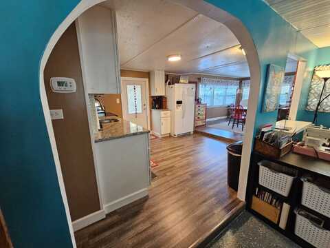 10694 Bay Street NE, Saint Petersburg, FL 33716