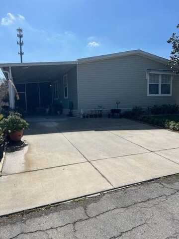94 E Hampton Dr, Auburndale, FL 33823