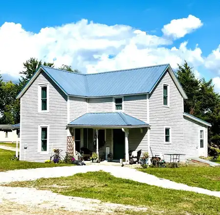 1001 Cherry St, Mooresville, MO 64664
