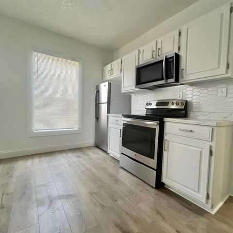 126 S Waterloo Avenue, Lakeland, FL 33801