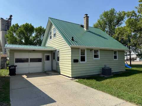 216 4th Street East, BOTTINEAU, ND 58318