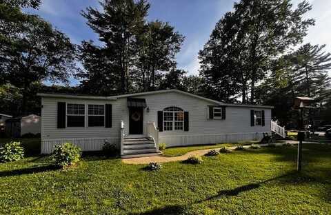 14 Evergreen Dr, Gorham, ME 04038