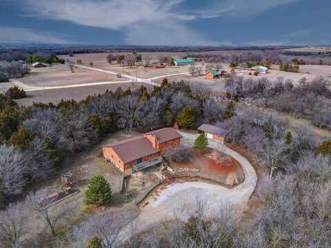 30049 Sunnyside Ct, Arkansas City, KS 67005