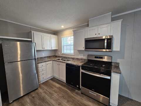 35 Pine, Highland, MI 48357