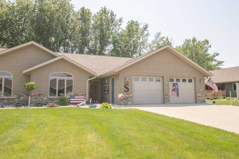 1414 Main St, Hull, IA 51239