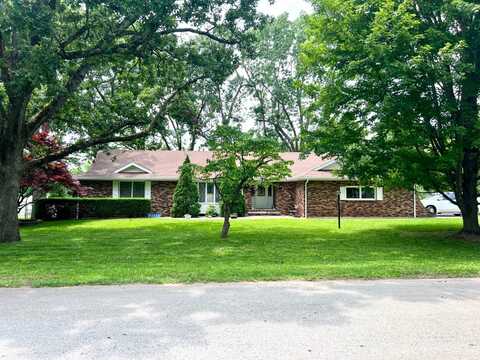 1203 Oak Ave, Aurora, MO 65605