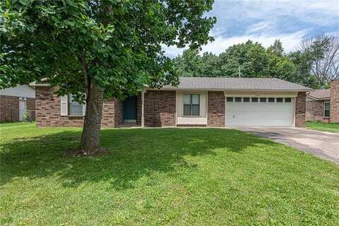 2881 N Susan Carol LN, Fayetteville, AR 72703