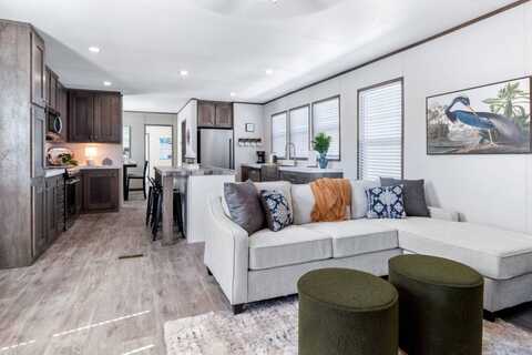 16 Royal Palms Dr., Austin, TX 78744