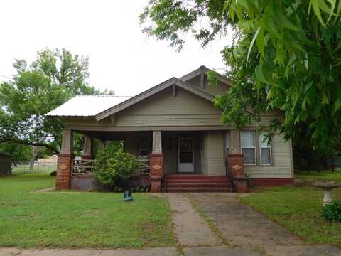 209 W. Pierce St., Winters, TX 79567