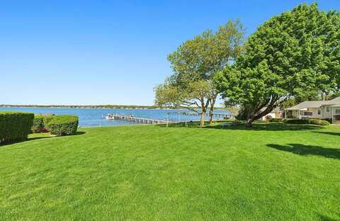 30 Rampasture Rd, Hampton Bays, NY 11946