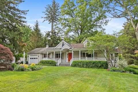 72 Larrys Ln, Pleasantville, NY 10570