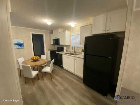 15 Lou Henry Lane, West Branch, IA 52358