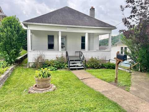 204 Ohio Ave, Nutter Fort, WV 26301