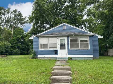 423 N. Olive Rd., Flora, IL 62839