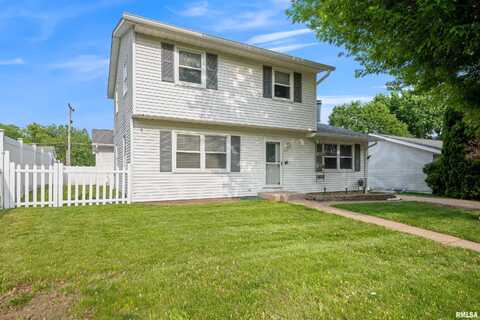 1478 KAYLANN Drive, Le Claire, IA 52753