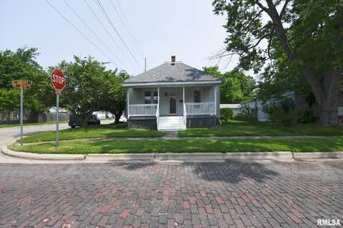 931 W Vandeveer Street, Taylorville, IL 62568