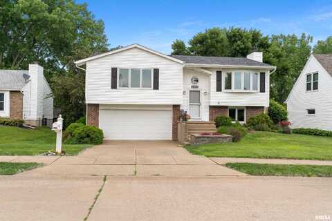 3302 COVINGTON Drive, Davenport, IA 52806