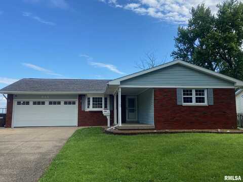 905 E Heights Street, Taylorville, IL 62568
