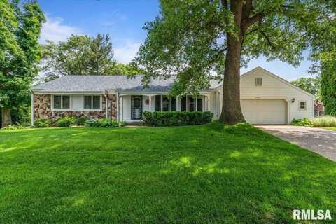 7700 37TH Avenue, Moline, IL 61265