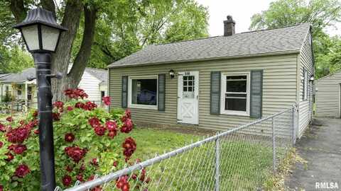 202 STAHL Avenue, Washington, IL 61571