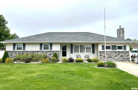 118 W 5TH Street, Hoffman, IL 62250
