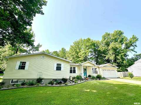 65 SHERWOOD Drive, Centralia, IL 62801