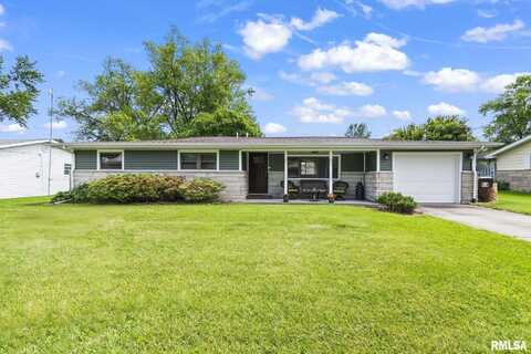 1100 MADISON Street, Pawnee, IL 62558
