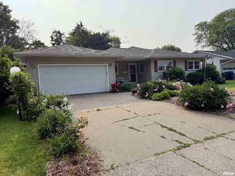 2816 FOREST Road, Davenport, IA 52803