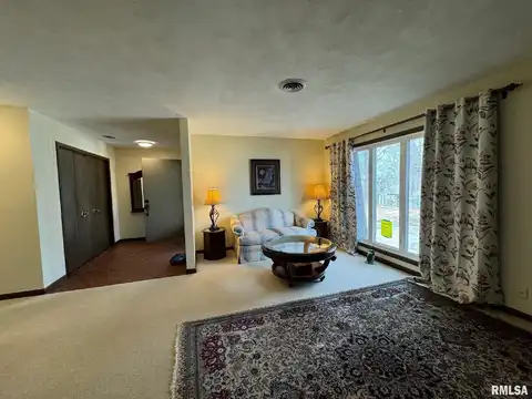 3388 37TH Avenue, Moline, IL 61265