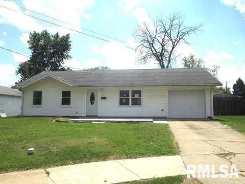 3 PIONEER Court, Pekin, IL 61554