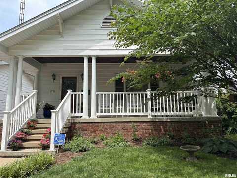 1905 S WHITTIER Avenue, Springfield, IL 62704