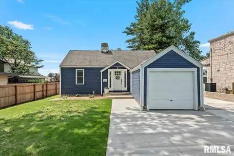 1203 W CHAMBERS Street, Jacksonville, IL 62650