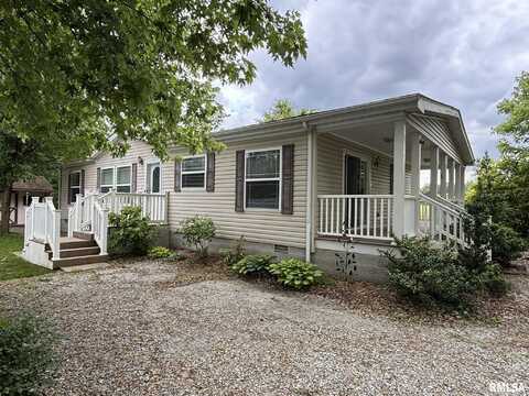 3271 Selmaville Road, Salem, IL 62881