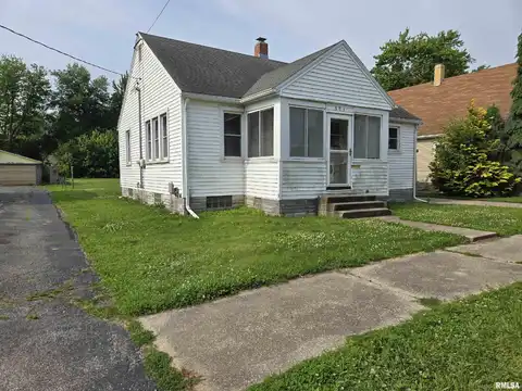 904 E ELM Street, Canton, IL 61520