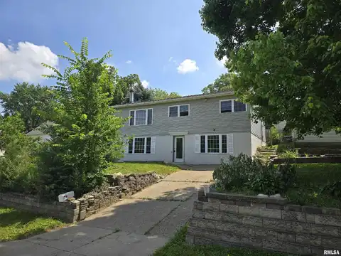 2505 CODY Street, Bettendorf, IA 52722