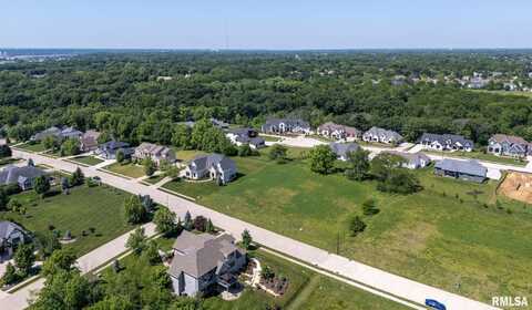 5088 Woody Creek Lane, Bettendorf, IA 52722