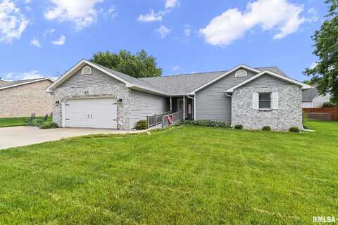 25 Whiting Drive, Divernon, IL 62530