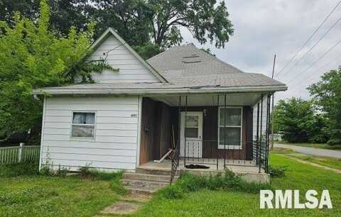 600 W PARISH Street, Harrisburg, IL 62946