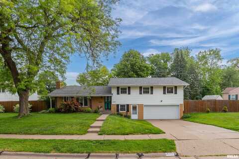 2115 KOHLER Drive, Davenport, IA 52803