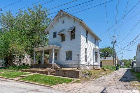 1415 PERSHING Avenue, Davenport, IA 52803