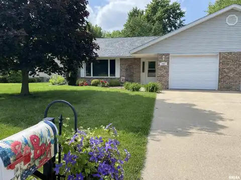 1661 E MYRTLE Street, Canton, IL 61520