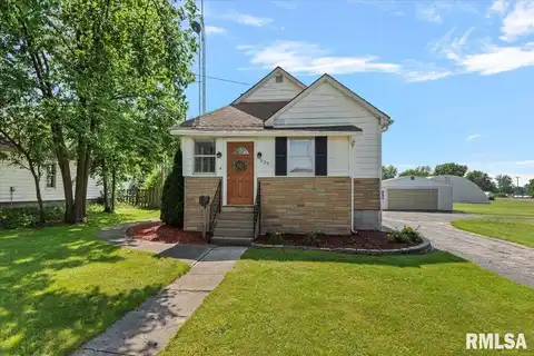 539 N WEBSTER Avenue, Jacksonville, IL 62650