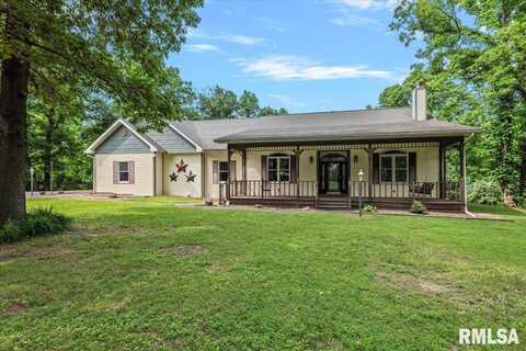 904 E Roodhouse Road, Roodhouse, IL 62082