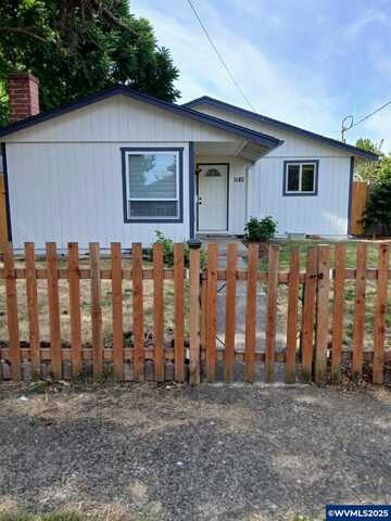 1180 Shipping St NE, Salem, OR 97301