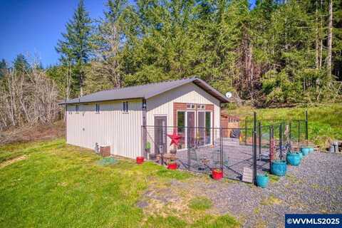42531 Upper Calapooia Dr, Sweet Home, OR 97386