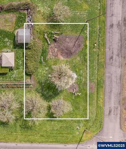 817 W 3rd (Next to) St, Halsey, OR 97348