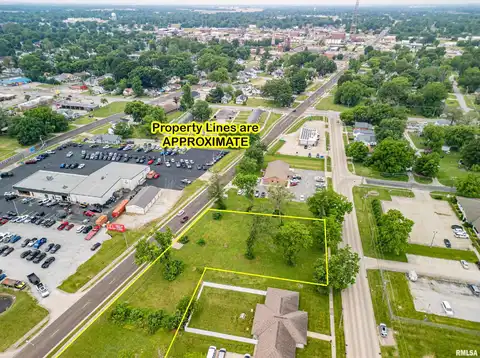 863 E McCord Street, Centralia, IL 62801