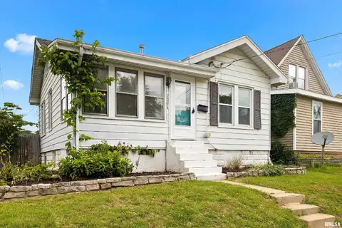 1201 E HINES Avenue, Peoria Heights, IL 61616