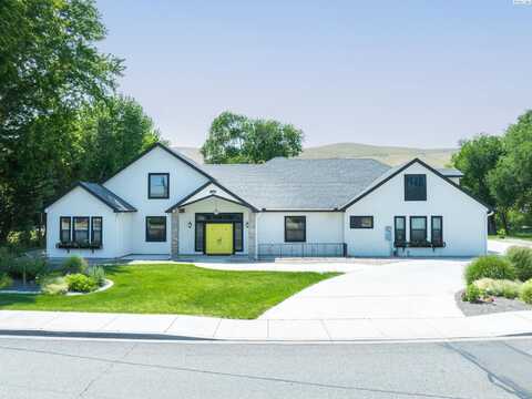 1303 Babs Ave, Benton City, WA 99320