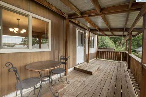 902 N Clay St, Colfax, WA 99111
